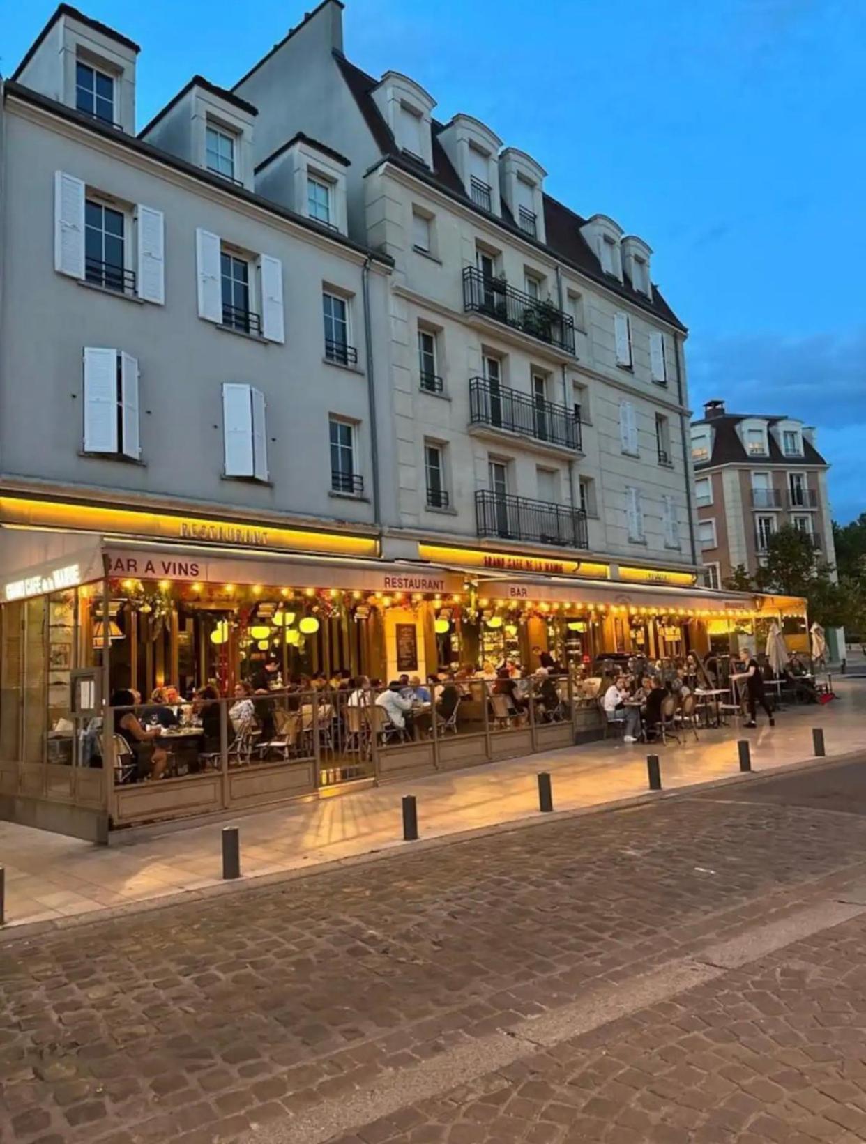 Le Bali Cosy House - T2 Lumineux Et Moderne En Plein Centre Ville De Maisons-Alfort Bagian luar foto